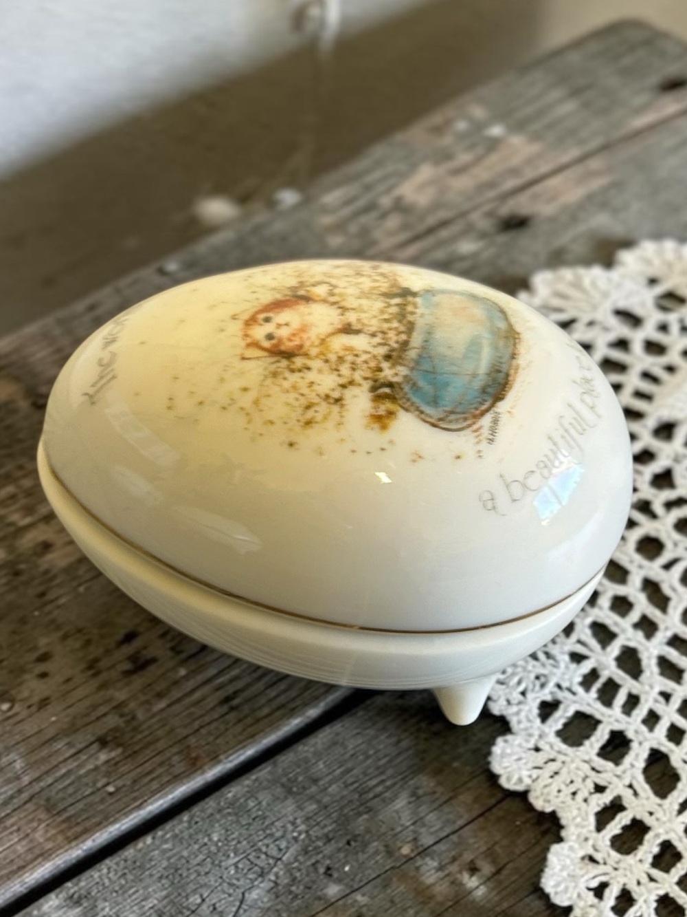 Vintage 1974 Holly Hobbie Porcelain Egg Kitty Cat Trinket Box | Made in Japan
